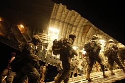 پایان ۲۰ سال اشغالگری؛ آخرین نظامیان آمریکا هم افغانستان را ترک کردند