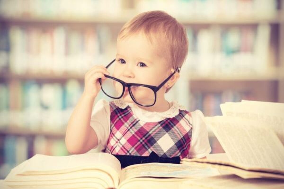 آشنایی با فواید کتاب خواندن برای کودکان