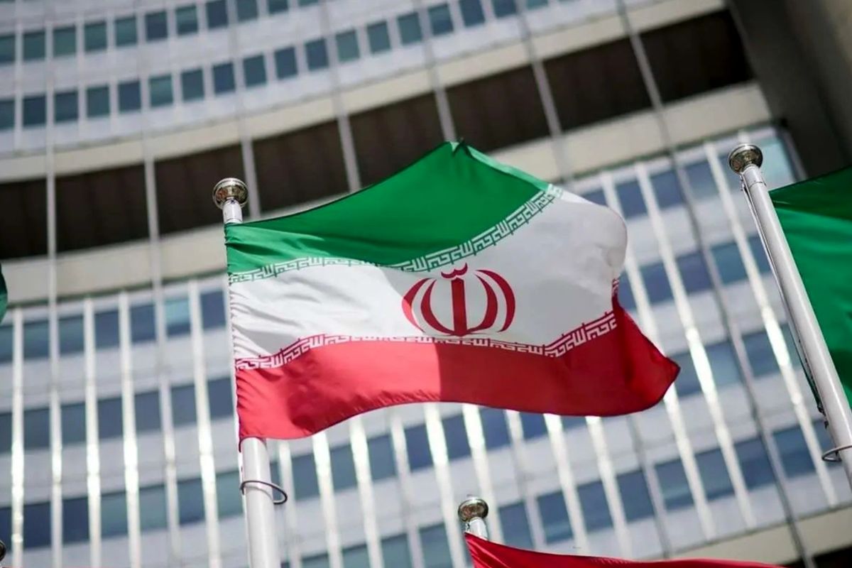 فرمان خروج از NPT را چه کسی صادر می کند؟ دولت ایران نمی تواند مانع شود