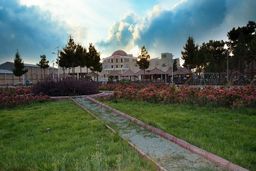 هتل زنبق یزد؛ تنفس در آب‌وهوایی خوش و نزدیک به جاذبه‌ها