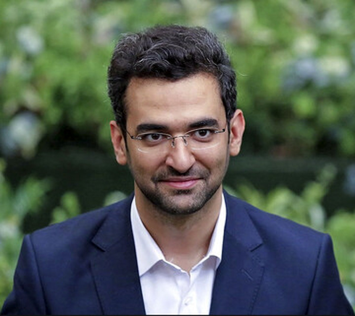 طعنه سنگین آذری جهرمی به آبروریزی در ورزشگاه آزادی