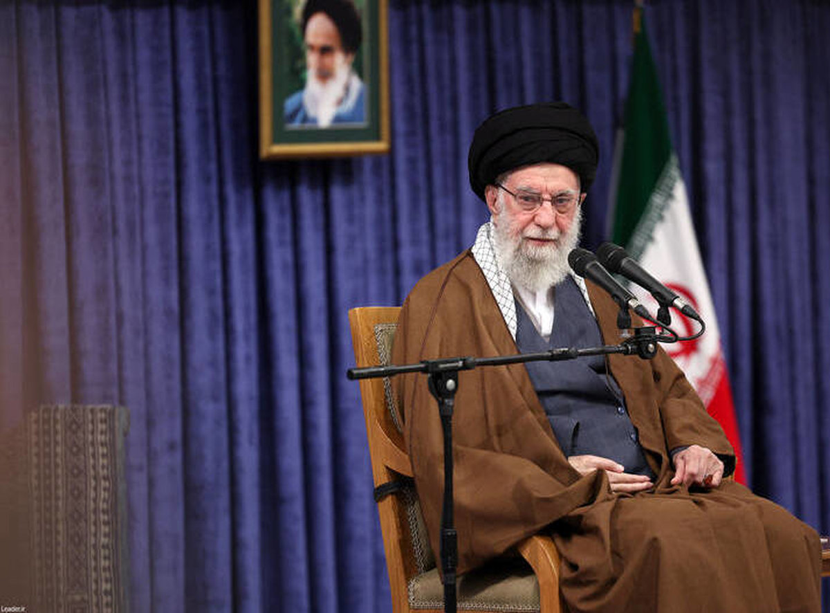 رهبر انقلاب خطاب به ترامپ : به همین خیال باش