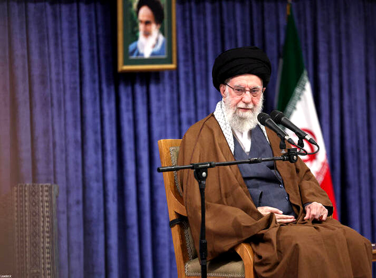  رهبر انقلاب خطاب به ترامپ : به همین خیال باش