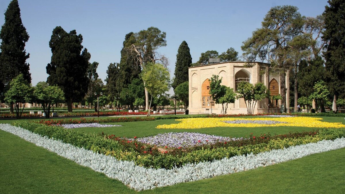 باغ جهان نما شیراز کجاست؟ همه چیز درباره باغ جهان نما شیراز