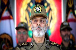 فرمانده کل ارتش: اقدامات جامعه اطلاعاتی باعث خنثی‌سازی توطئه‌های شوم دشمنان شده است