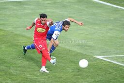 آموزش یک تکنیک زیبا در دربی: سر توپ!
