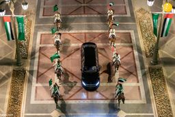 اسکورت متفاوت ولیعهد سعودی در امارات +عکس