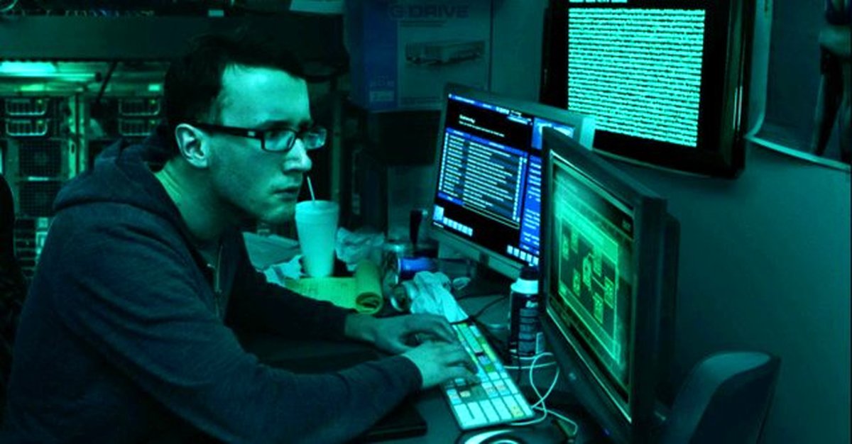 نقش فضای مجازی در جنگهای آینده