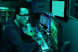 نقش فضای مجازی در جنگ‌های آینده