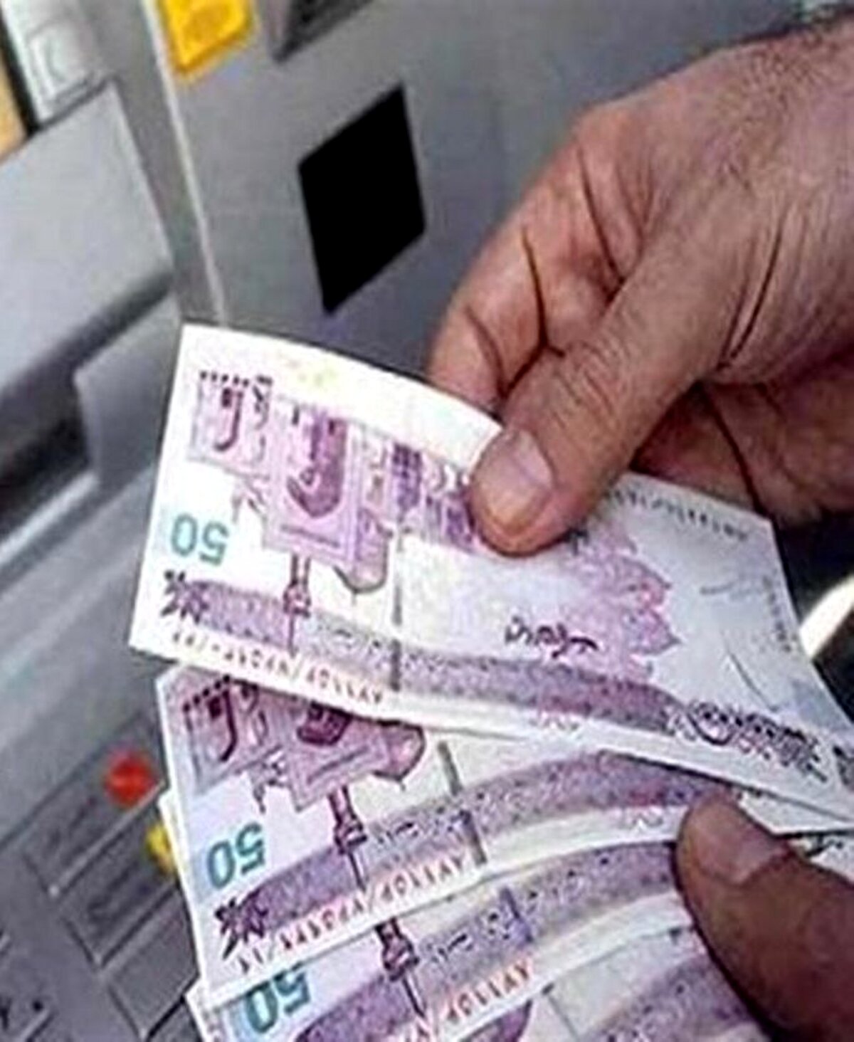 زمان قطعی واریز عیدی بازنشستگان اعلام شد | عیدی بازنشسته ها تغییر کرد؟