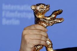 'خرس طلایی' به 'خوک' نرسید