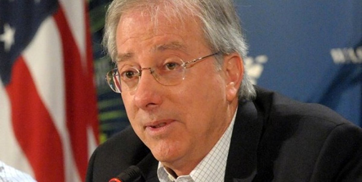 دنیس راس: برخلاف ادعای ترامپ ؛ایران شجاع تر و در حال فشار حداکثری بر آمریکاست