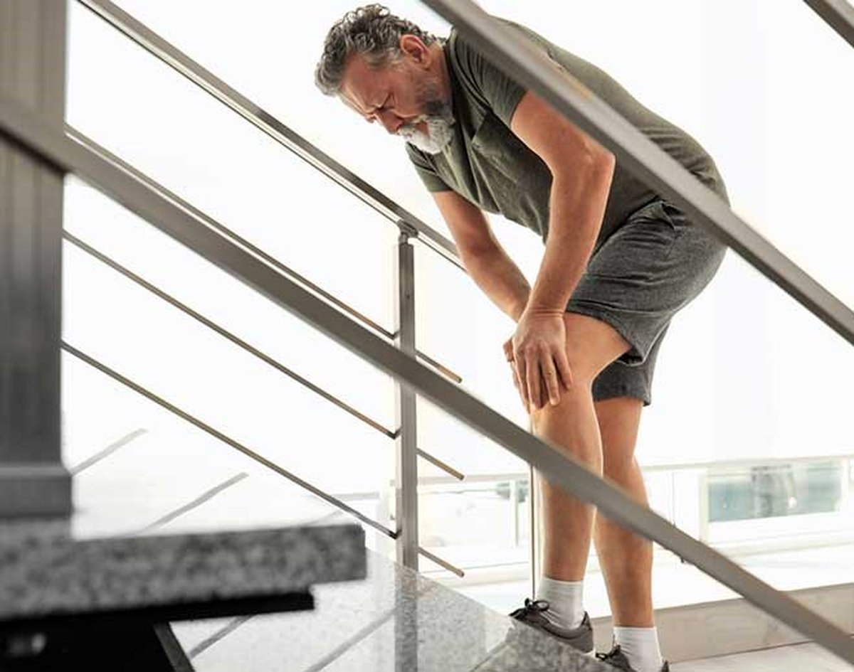 بالا رفتن از پله بعد از عمل تعویض مفصل زانو