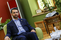 وزیر ارتباطات با نخست‌وزیر قطر دیدار کرد