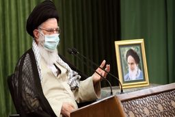 رهبر انقلاب:کشور بدون تردید توان غلبه بر بیماری اقتصاد را دارد