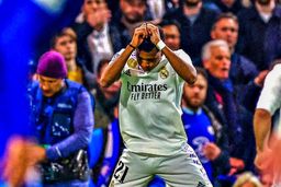 روح رونالدو در لندن بود نه ریاض! (عکس)