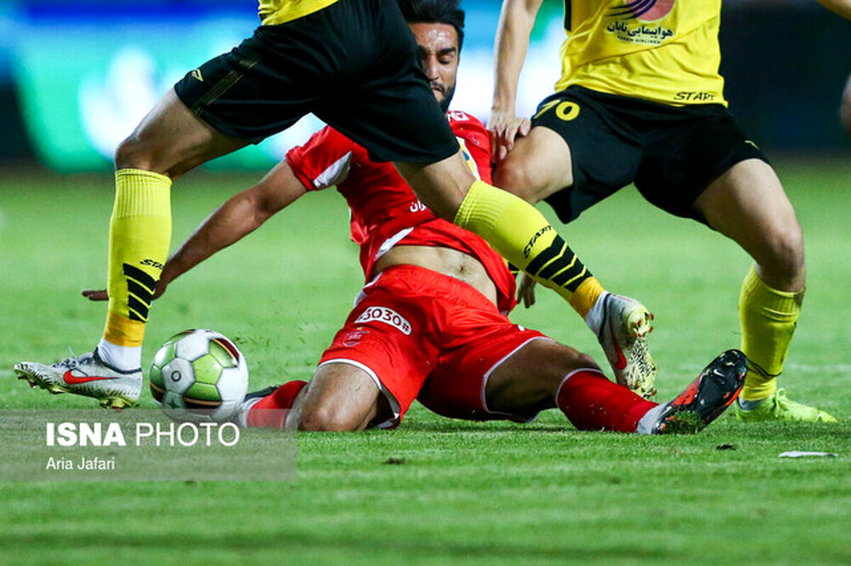  باشگاه پرسپولیس بابت اظهارات قلعه‌نویی و تشویش اذهان عمومی شکایت می کند
