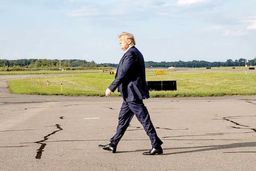 ترامپ : ایرانی ها باید کوه دیگری پیدا کنند 