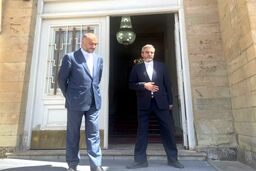 دیپلمات سابق ایران: عملکرد وزرات خارجه ما در این دوره از حالت حرفه‌ای‌گری فاصله گرفته است