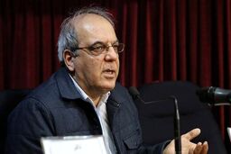 کنایه‌های سنگین عباس عبدی به حمله‌کنندگان به روحانی