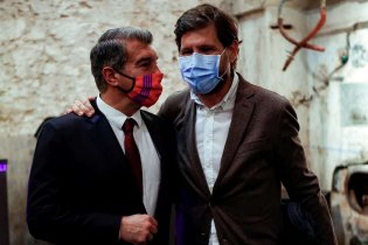 جشن پیروزی مدیران بارسا و ژاوی روی چمن مستایا!