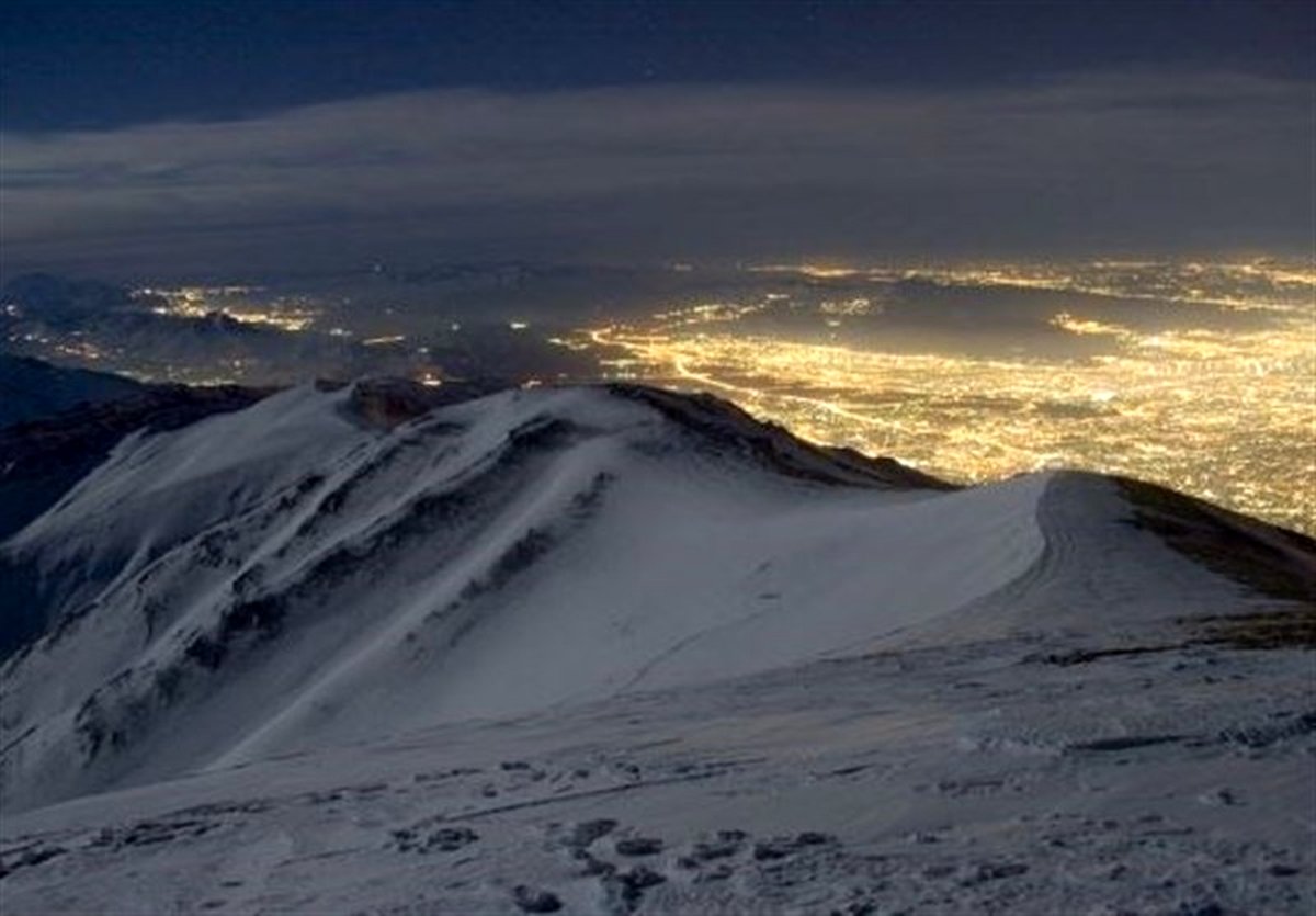 عملیات نفس‌گیر و شبانه آتش‌نشانان برای نجات ۴ کوهنورد در ارتفاعات توچال