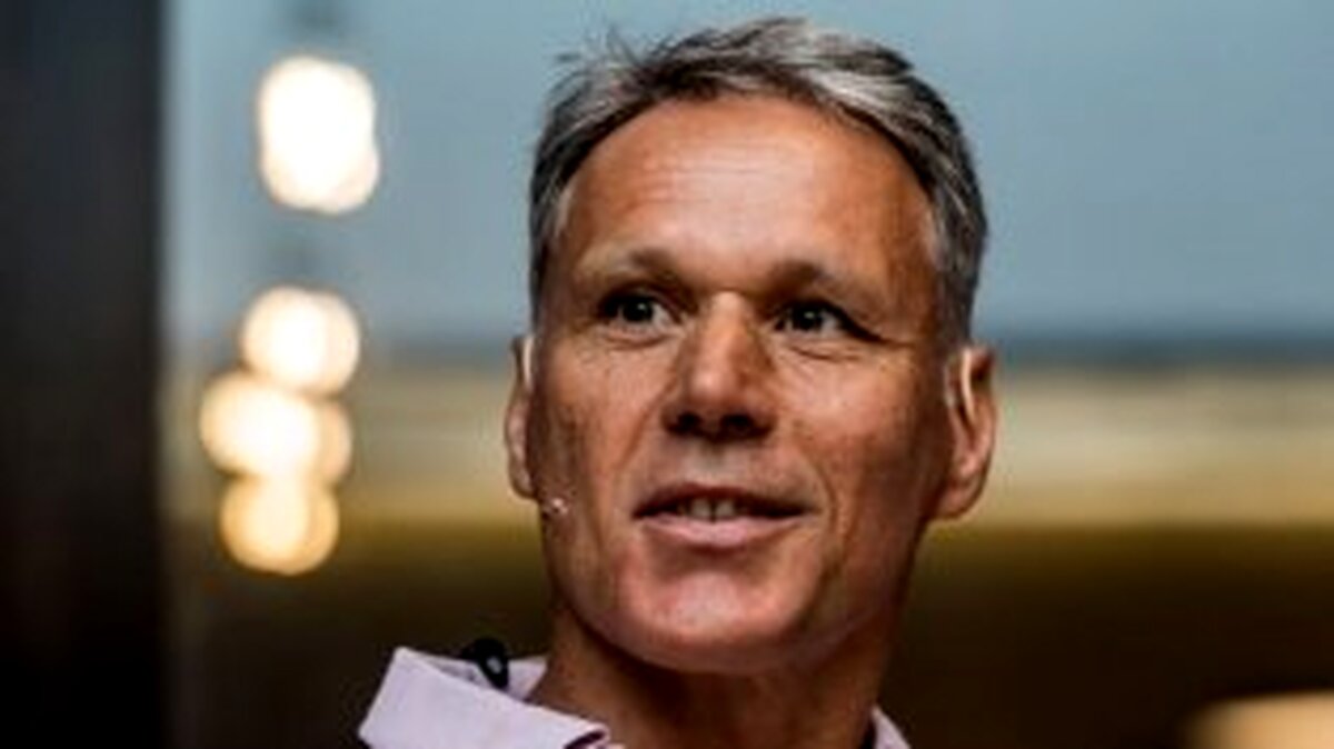 طعنه مارکو فان‌باستن به دیه‌گو سیمئونه
