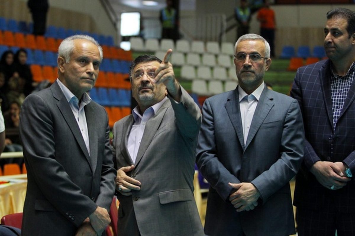 باموافقت معاون اول رییس جمهوری یازده میلیارد تومان فقط برای تامین هزینههای تیم ملی ایران در جام ملتها اختصاص یافت/ وزارتخانه پاداش تیم ملی را در صورت قهرمانی در جام ملتها تامین کرده بود