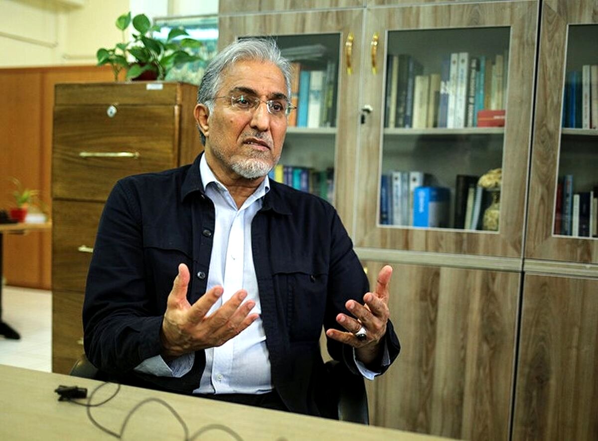 راغفر:نظام باید بین بقای خودش و بقای مافیاها یکی را انتخاب کند
