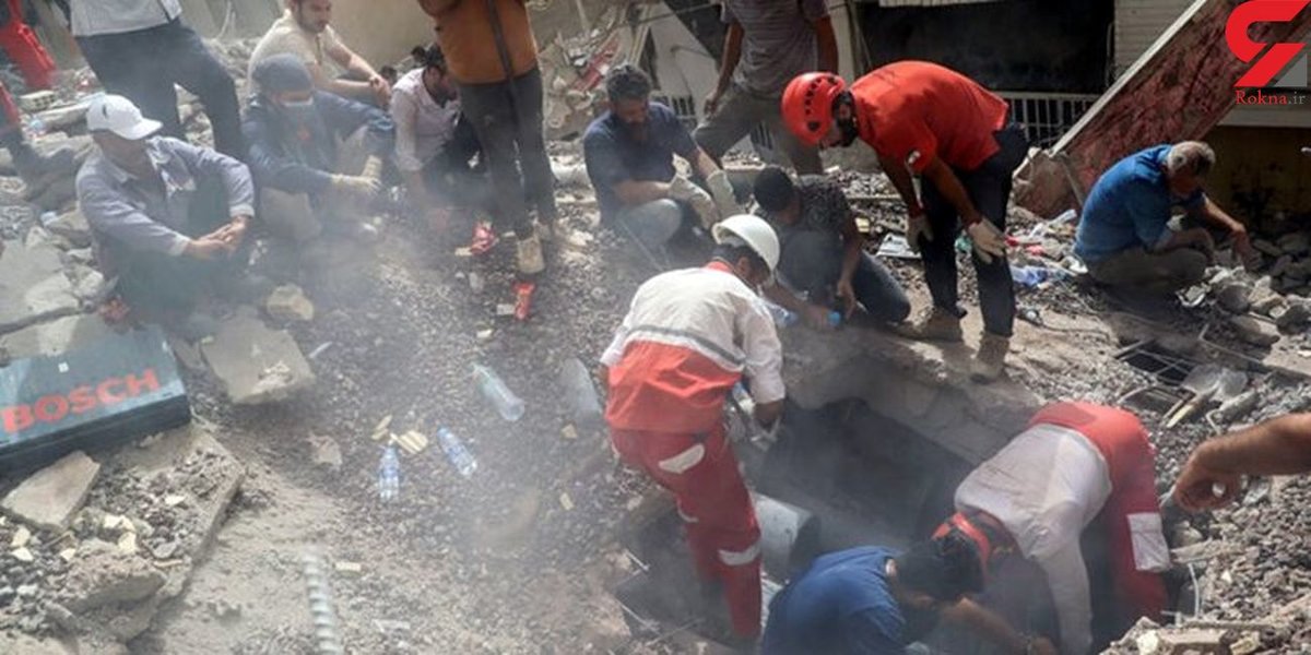 گریه های سوزناک آتش نشان که پیکر دوستش را زیر آوار مترو پل دید + فیلم