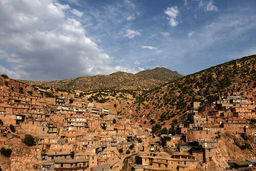 تاکید دیپلمات ایرانی بر اهمیت استفاده از ظرفیت‌های گردشگری منطقه «هورامان» 