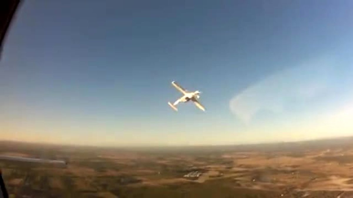 تصاویرپرواز با کوچکترین هواپیمای جهان