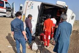 ۲۰ مصدوم در حادثه واژگونی اتوبوس