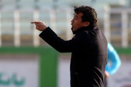 عزیزی: پرسپولیس مدعی اول قهرمانی است/ جنس استقلالی‌ها جور نیست