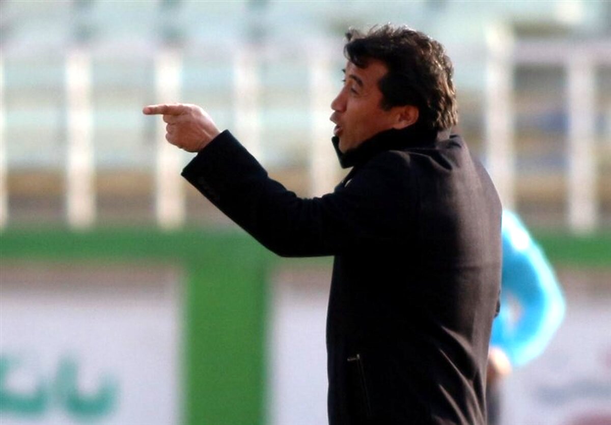 عزیزی: پرسپولیس مدعی اول قهرمانی است/ جنس استقلالی‌ها جور نیست