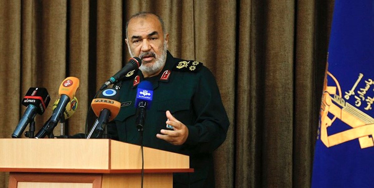 در نظر حاج قاسم سلیمانی هیچ معادلهای غیرقابل حل نبود