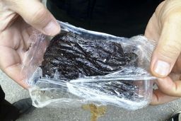 جاسازی ماهرانه تریاک در بار توت‌فرنگی + تصاویر