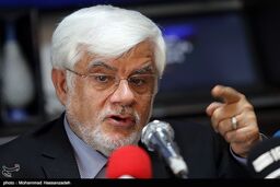 عارف دنبال خط قرمز است/ ماجرای دیدار خصوصی با روحانی چه بود؟