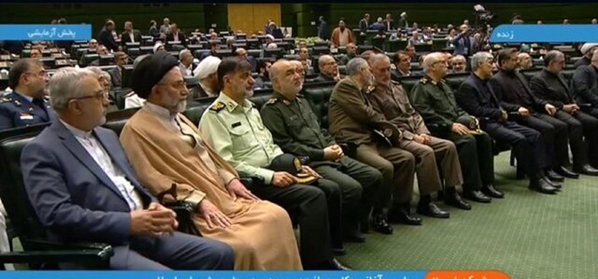 کدام چهرهها در مراسم افتتاحیه مجلس دوازدهم حضور داشتند؟
