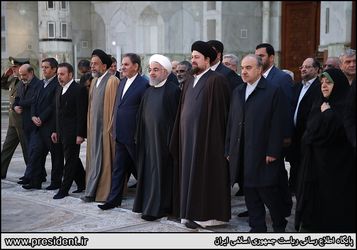 هیات دولت در مرقد امام
