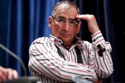 صادق زیباکلام: خاتمی هم بیاید رأی نمی‌آورد/ اصلاح‌طلبان انگار خوابند
