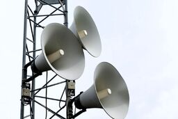 اولین فیلم از نصب بلندگوهای اعلام وضعیت خطر و آژیر وضعیت قرمز