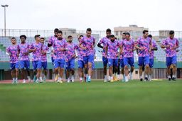 در اراک علیه قهرمانی استقلال اکیپ شدند! (عکس)