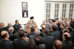 رهبر معظم انقلاب: «اقتدار» و «مهربانی» نیروی انتظامی را دو عنصر مکمل یکدیگر خواندند / نیروی انتظامی باید به صورت جدی با قاچاق و فروش سلاح در فضای مجازی مقابله کند