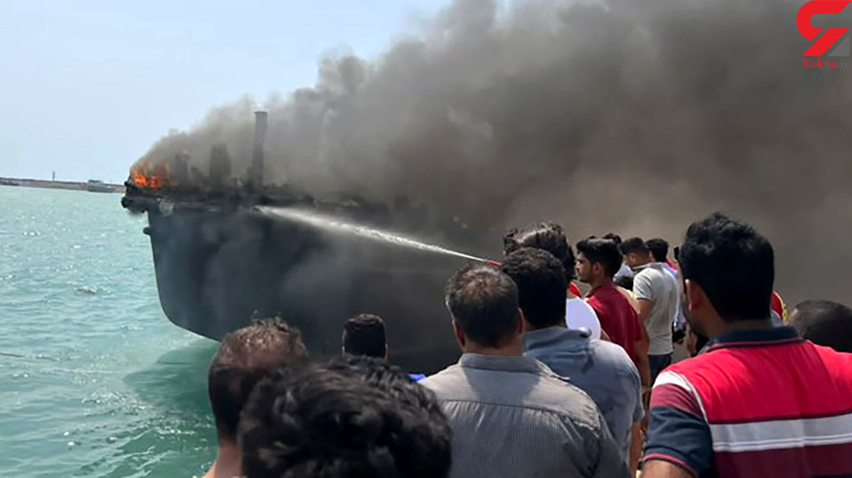 فیلم آتش سوزی شدید در  بندر سیری یک/ ۴ لنج صیادی سوخت
