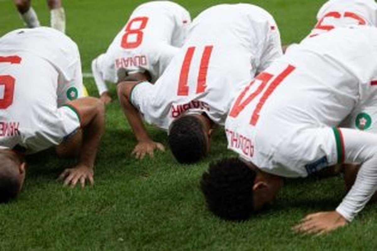 تب داغ فوتبال- لحظه به لحظه با جام جهانی (زنده)