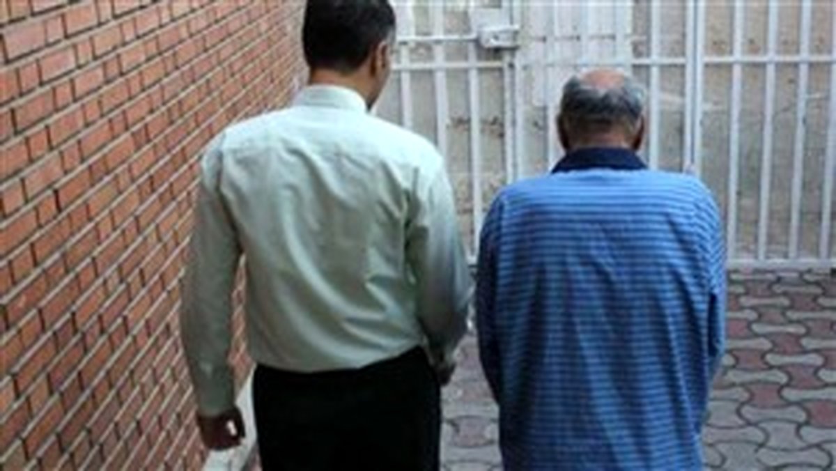 فرزند کشی در تهران/ پدر خشمگین پسرش را با چاقو کشت