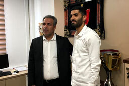 ویژه : مدافع پرسپولیس قراردادش را تمدید کرد