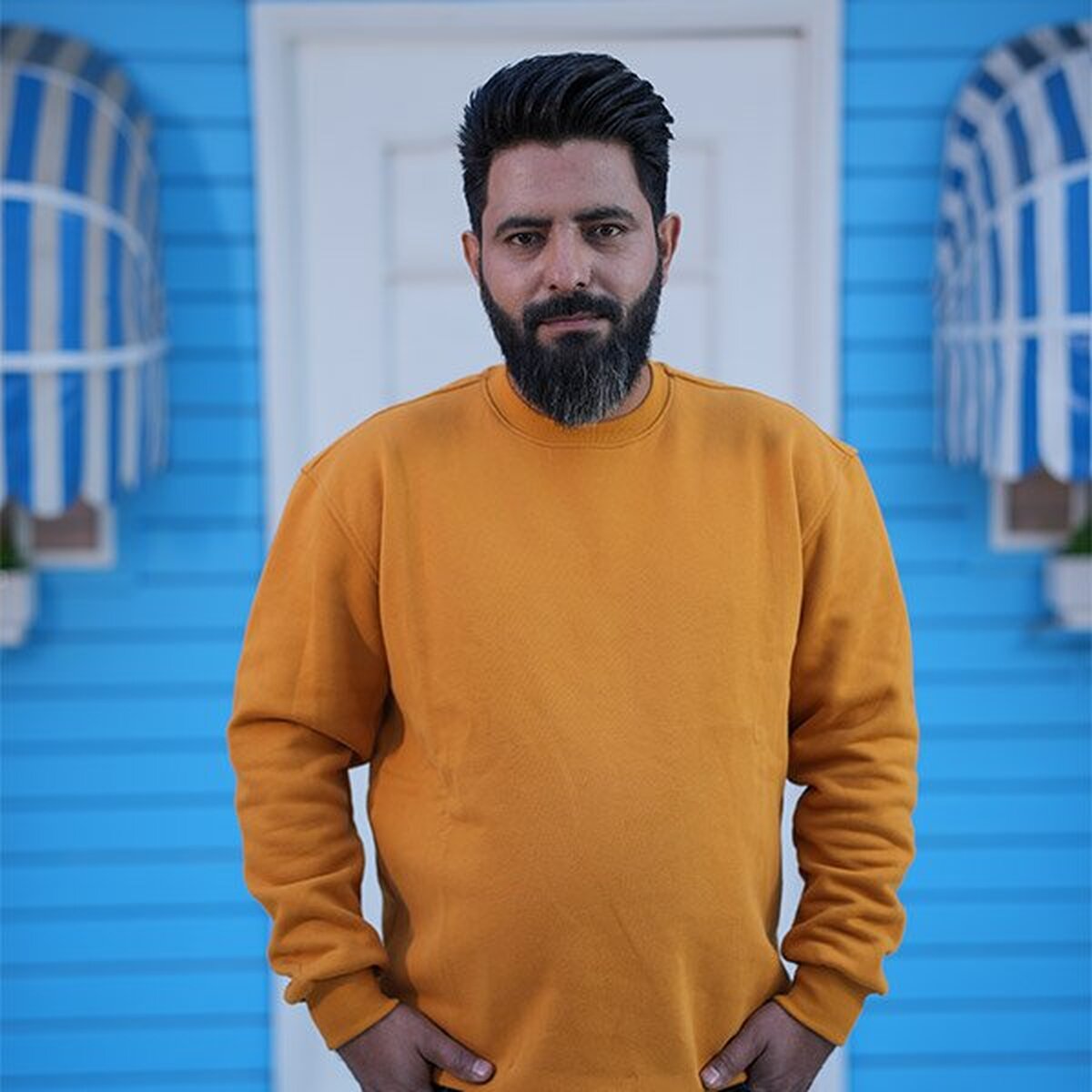احمد ایزدی خواننده کیست
