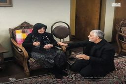 مادر شهیدی که سردار سلیمانی از سوریه با او تماس میگرفت!